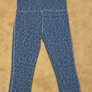 GapFit Maternity Capris, Large